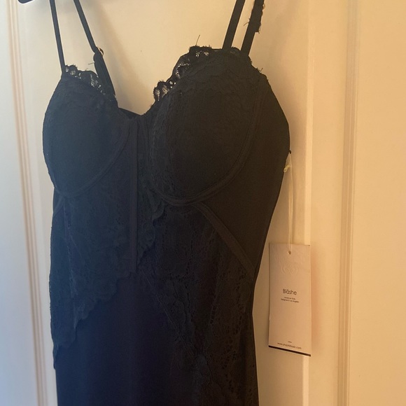 🆕WT! Nordstrom’s Haute Mode Lil Black Dress - full Cup support - Picture 4 of 10